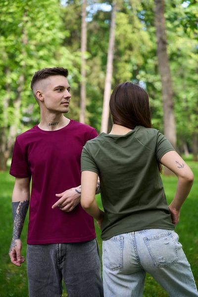 Бавовняна чоловіча та жіноча футболка кольорів хакі та бордо жін-чол хакі та бордо фото